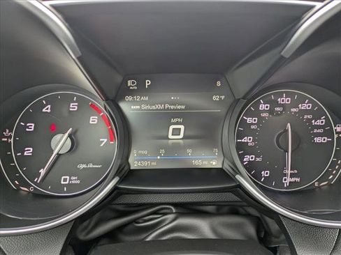 Used 2018 Alfa Romeo Giulia Ti w/ Quick Order Package 22Z Lusso image 11