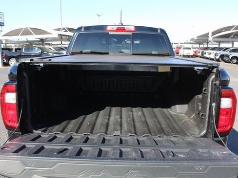 Used 2024 GMC Canyon Denali image 5