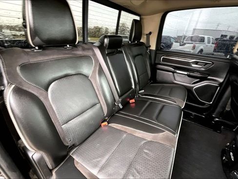 Used 2019 RAM 1500 Laramie AWD/4WD image 22