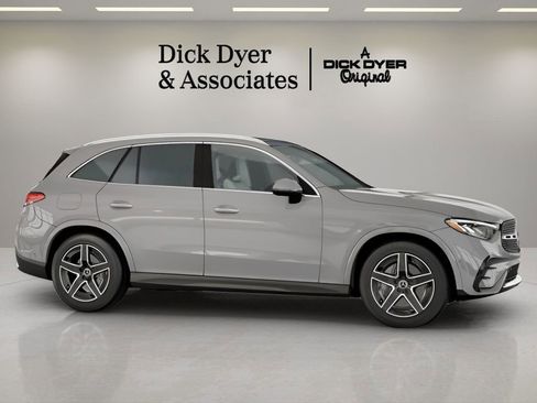 Used 2026 Mercedes-Benz GLC 300 image 3