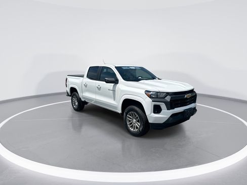 Used 2023 Chevrolet Colorado LT w/ LT Convenience Package II RWD image 2