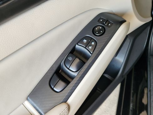 Used 2025 Nissan Altima 2.5 SV FWD image 23