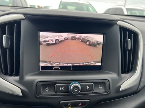 Used 2024 GMC Terrain SLE image 18