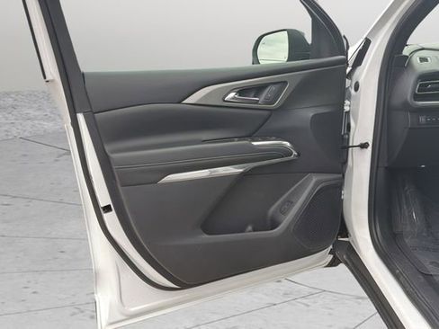 Certified 2024 Chevrolet Traverse LT image 37