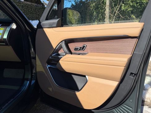 New 2026 Land Rover Range Rover SE image 19