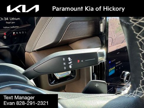 Used 2025 GMC Yukon XL Denali Ultimate image 13