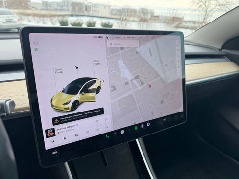 Used 2018 Tesla Model 3 Long Range image 9
