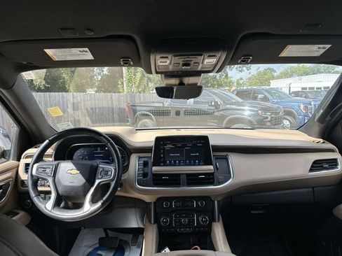 Used 2023 Chevrolet Suburban Premier w/ Advanced Technology Package AWD/4WD image 10