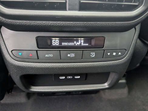 Certified 2025 Honda Pilot Touring image 16