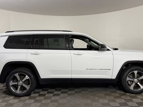 Used 2023 Jeep Grand Cherokee L Limited AWD/4WD image 9
