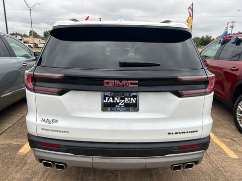Used 2025 GMC Acadia Elevation image 5