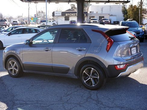 Used 2025 Kia Niro EX w/ EX Cold Weather Package image 14