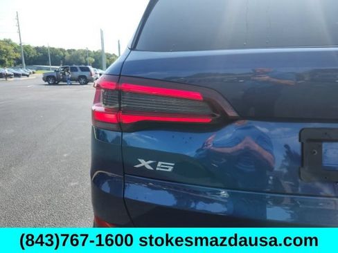Used 2022 BMW X5 xDrive40i w/ Premium Package AWD/4WD image 29