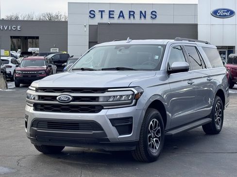 Used 2024 Ford Expedition Max XLT image 2