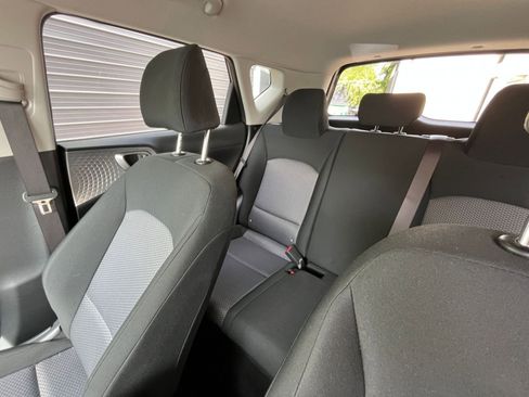 Used 2025 Kia Soul LX w/ LX Technology Package image 34