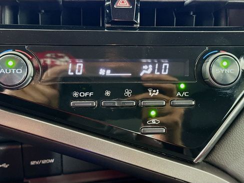 Used 2023 Toyota Camry SE w/ Convenience Package FWD image 16