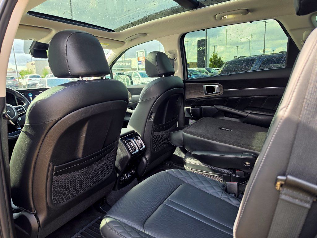 Certified 2023 Kia Sorento SX Prestige AWD/4WD image 14