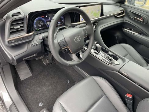 Used 2024 Toyota Crown Limited image 16