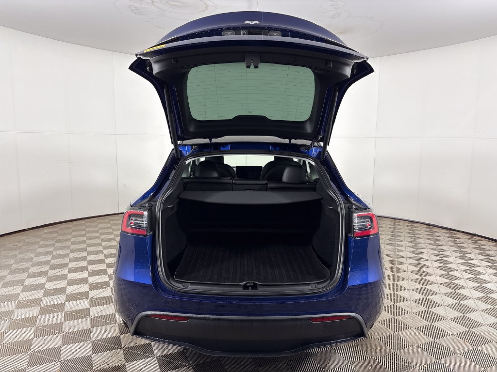 Used 2023 Tesla Model Y Long Range AWD/4WD image 23