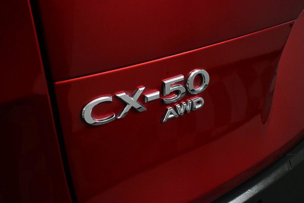Used 2025 MAZDA CX-50 AWD 2.5 S w/ Premium Package image 12