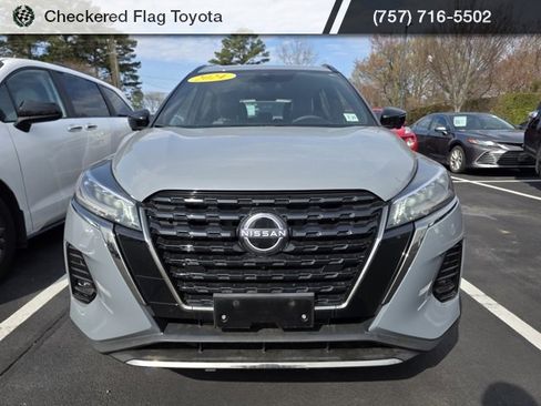 Used 2024 Nissan Kicks SR w/ SR Premium Package image 2