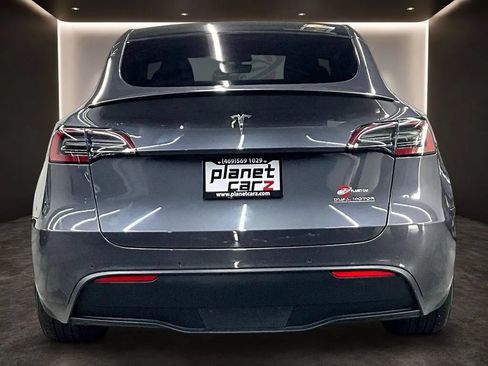 Used 2022 Tesla Model Y Performance AWD/4WD image 6