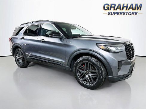 Used 2025 Ford Explorer ST-Line w/ ST-Line Street Pack image 1