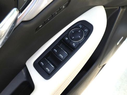 Used 2022 Cadillac XT6 Sport w/ Technology Package image 31