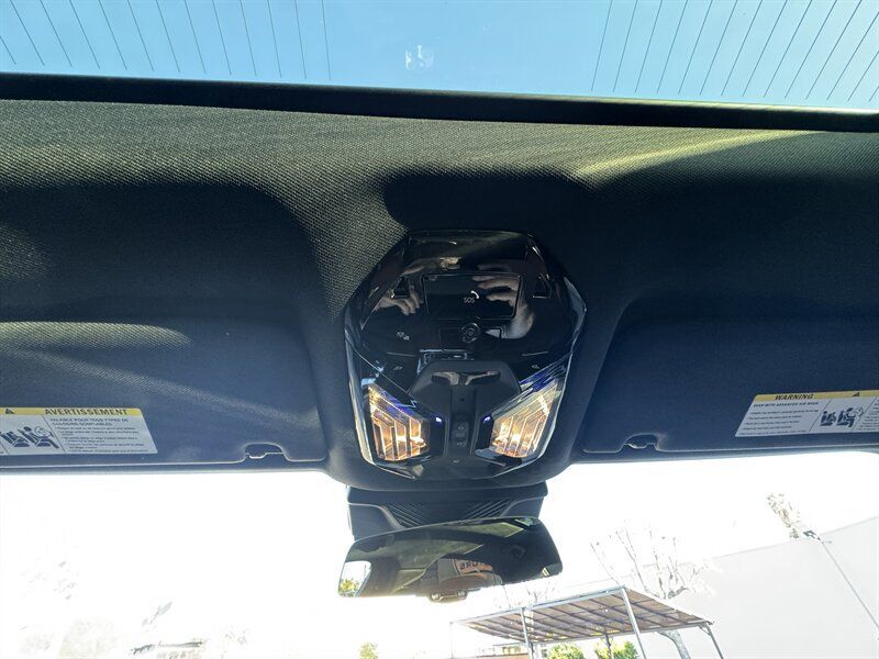 Used 2025 BMW i7 eDrive50 w/ M Sport Package RWD image 63
