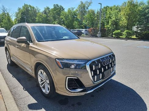 Used 2025 Audi Q7 3.0T Prestige AWD/4WD image 9