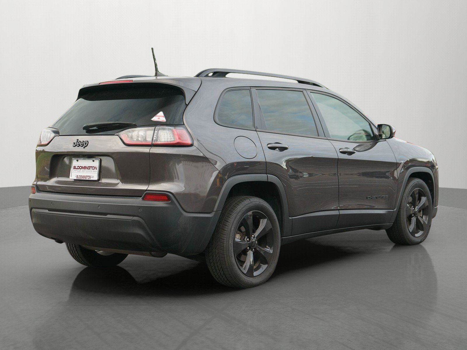 Used 2019 Jeep Cherokee Latitude Plus FWD image 7
