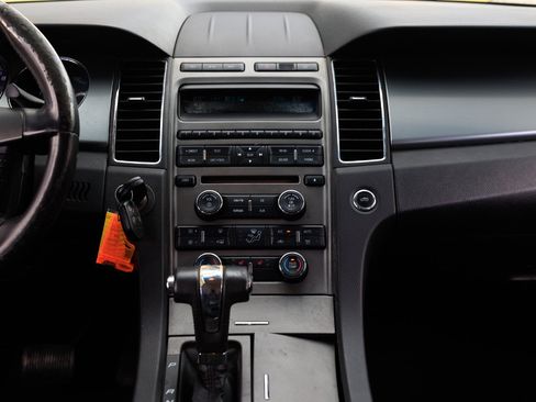 Used 2012 Ford Taurus SEL image 33