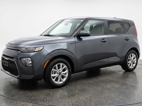 Used 2025 Kia Soul LX w/ LX Technology Package image 3