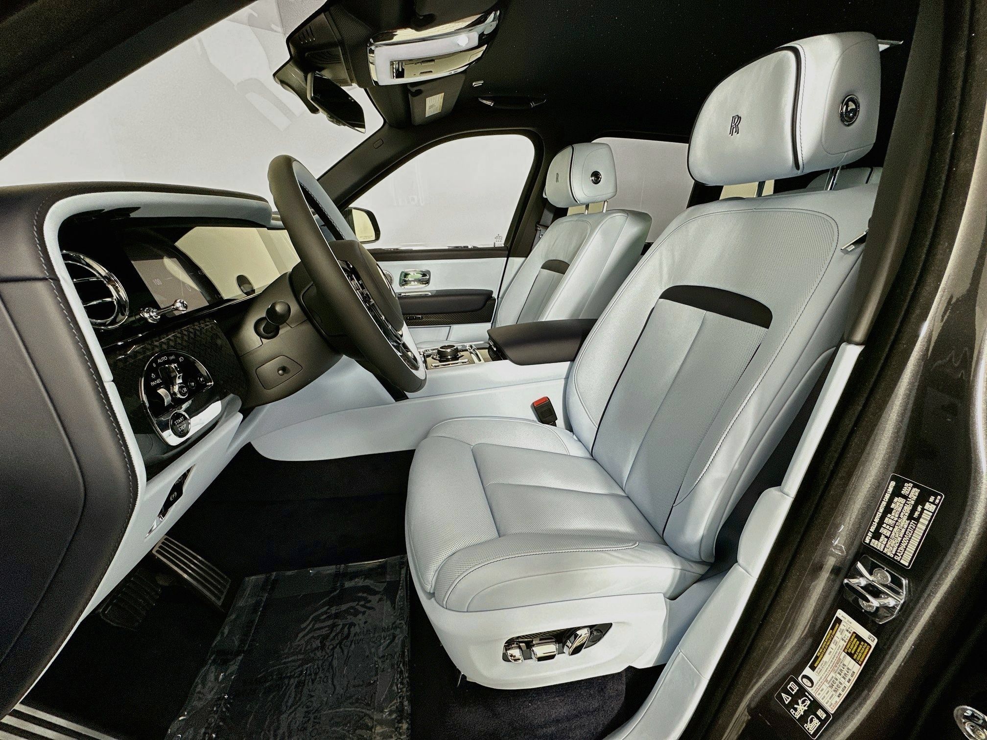 New 2027 Rolls-Royce Cullinan Black Badge AWD/4WD image 20