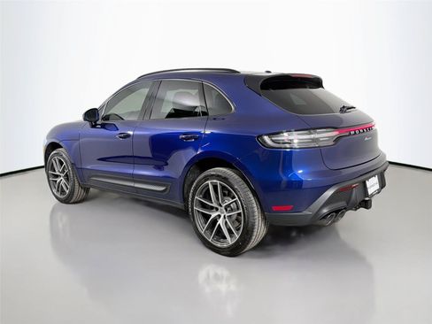 Certified 2026 Porsche Macan AWD/4WD image 3