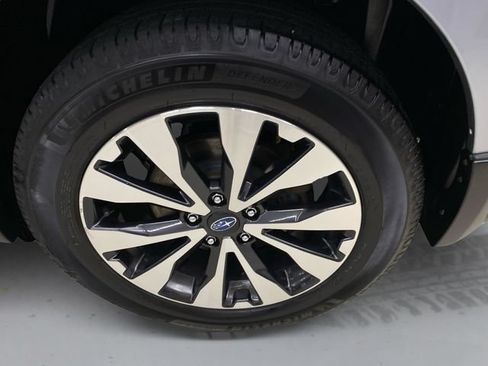 Used 2017 Subaru Outback 3.6R Limited AWD/4WD image 19