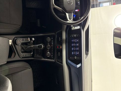 Used 2024 Volkswagen Taos SE AWD/4WD image 26