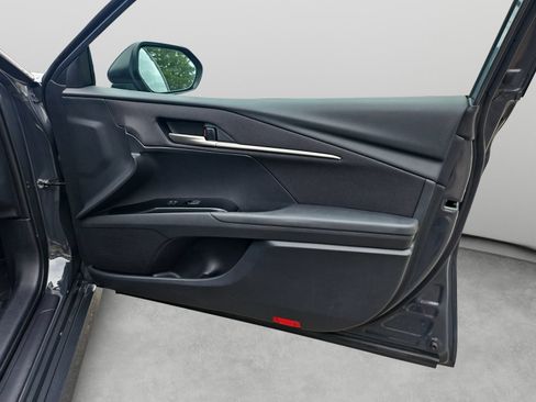Used 2025 Toyota Camry LE FWD image 36