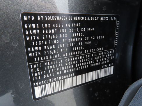 New 2025 Volkswagen Taos SE image 28