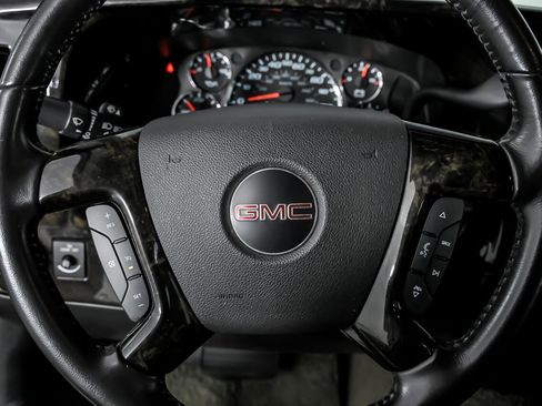 Used 2018 GMC Savana 2500 Extended w/ Enhanced Convenience Package image 26