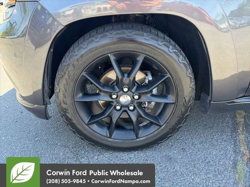 Used 2015 Jeep Grand Cherokee Summit AWD/4WD image 9