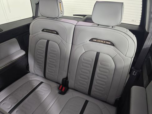 Used 2024 Rivian R1S Adventure AWD/4WD image 22