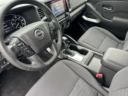 Used 2022 Nissan Frontier SV image 10