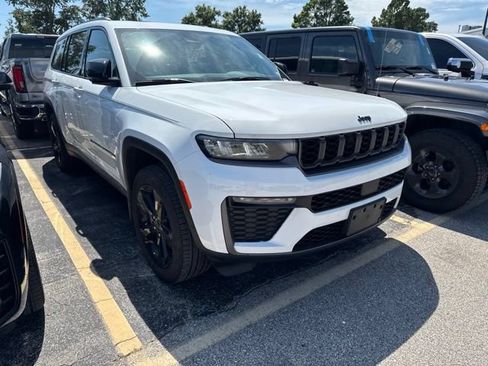 Used 2026 Jeep Grand Cherokee L Limited w/ Limited Altitude Package AWD/4WD image 4
