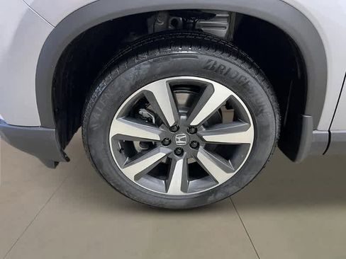 New 2025 Honda Pilot Touring image 12