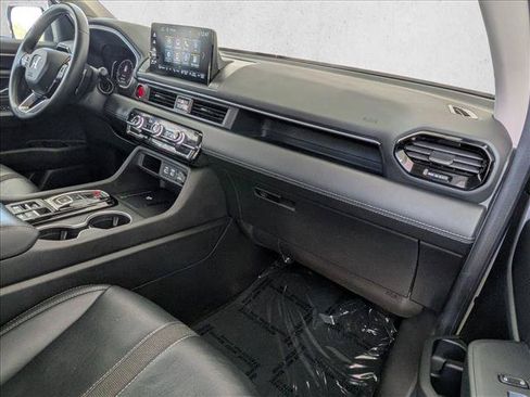 Used 2025 Honda Pilot Touring image 22