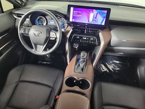 Used 2024 Toyota Venza XLE AWD/4WD image 15