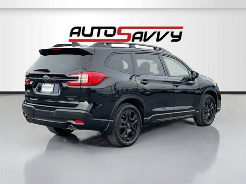 Used 2024 Subaru Ascent Onyx Edition image 7