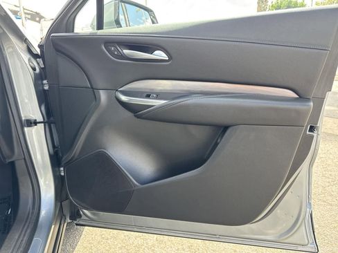 Used 2024 Cadillac XT4 Premium Luxury image 36