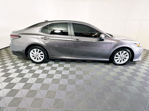 Used 2022 Toyota Camry LE FWD image 2